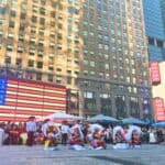 Danza tradicional en Times Square durante La Guelaguetza 2026.
